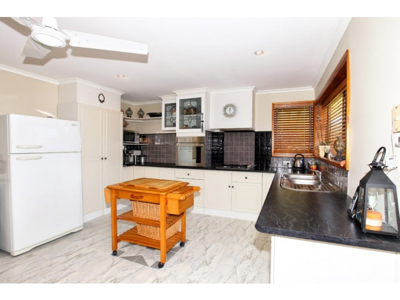 16 Balook Court, Meadow Heights VIC 3048