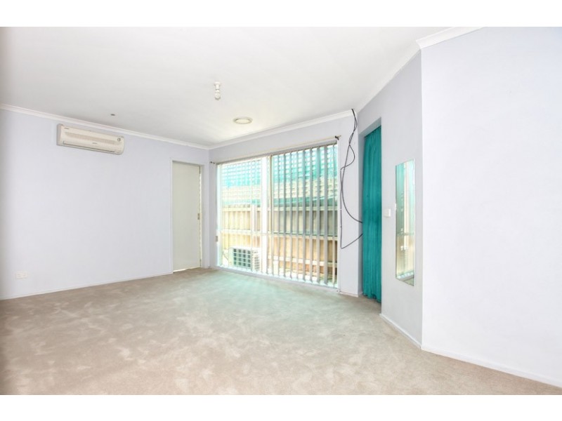 19 Sheridan Way, Roxburgh Park VIC 3064