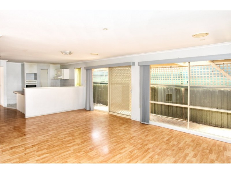 19 Sheridan Way, Roxburgh Park VIC 3064