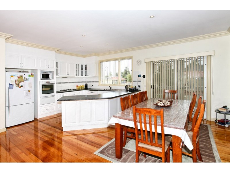 5 Mackellar Drive, Roxburgh Park VIC 3064