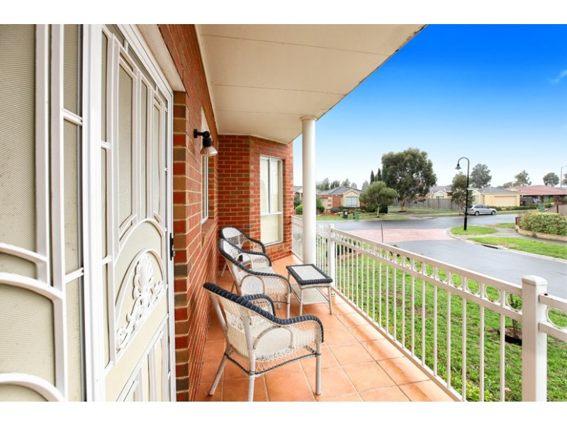 5 Mackellar Drive, Roxburgh Park VIC 3064