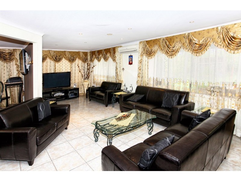 1 Nixon Court, Roxburgh Park VIC 3064