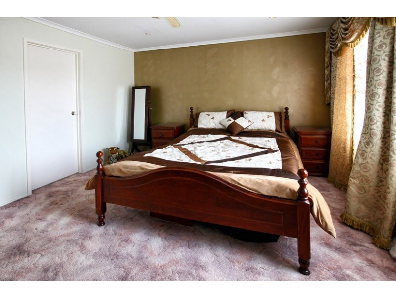 1 Nixon Court, Roxburgh Park VIC 3064