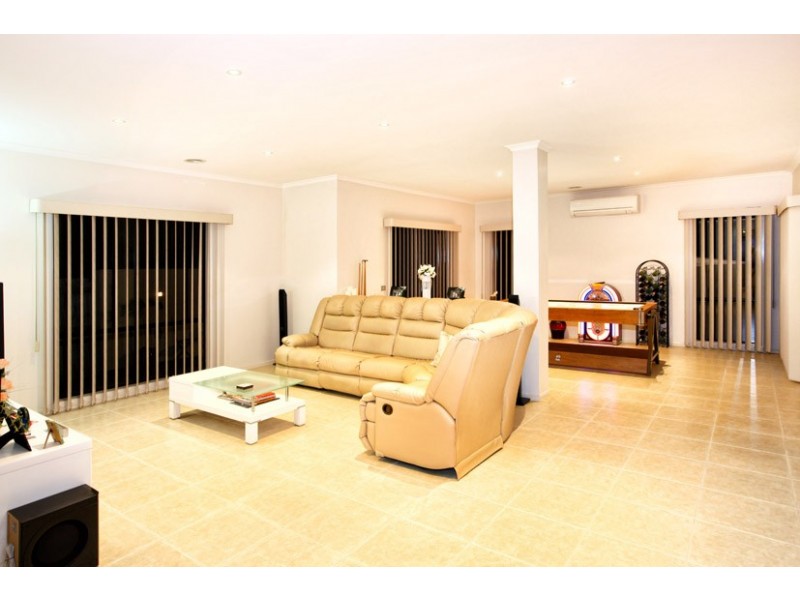 9 Tuscany Court, Roxburgh Park VIC 3064