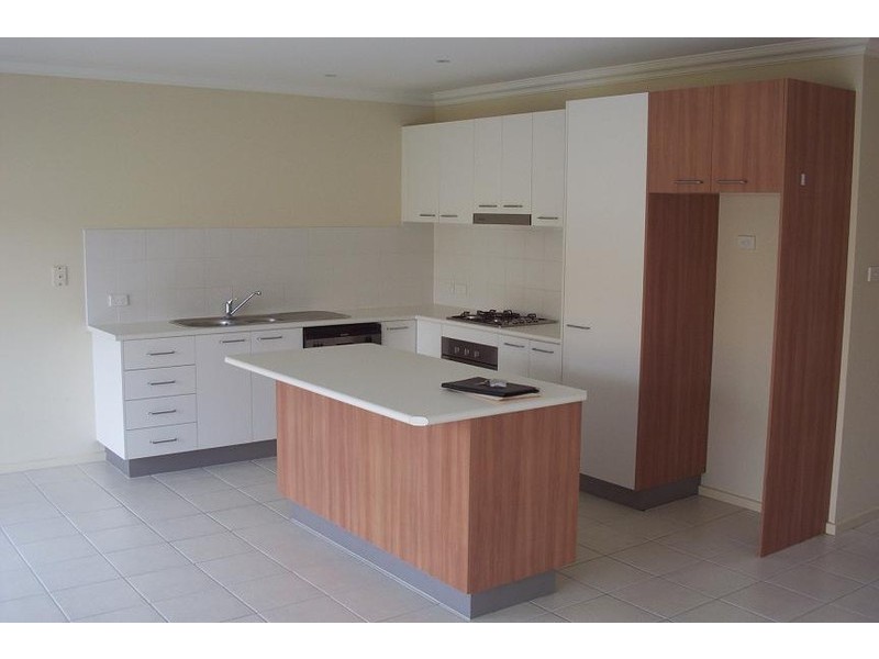 12 Viewbank Circuit, Roxburgh Park VIC 3064