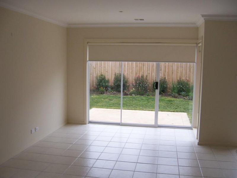 12 Viewbank Circuit, Roxburgh Park VIC 3064