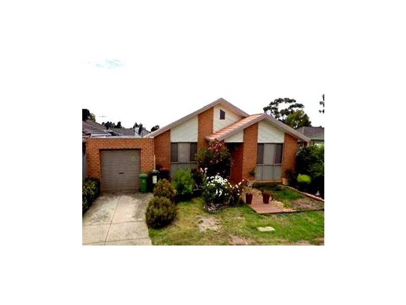 2 Landles Rise, Roxburgh Park VIC 3064