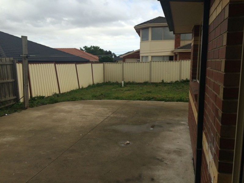 11 Wattleview Road, Roxburgh Park VIC 3064
