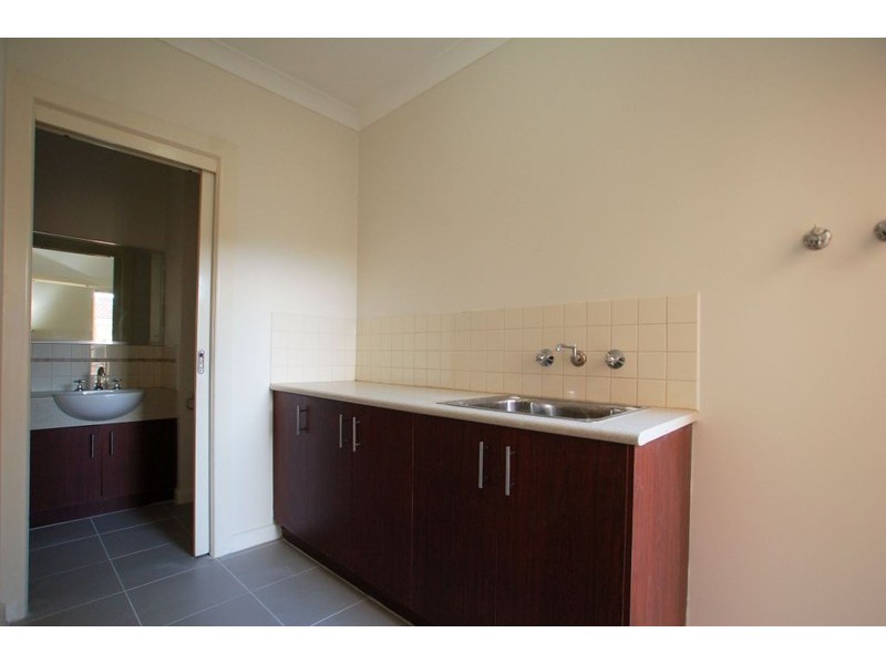 17 Donvale Avenue, Roxburgh Park VIC 3064