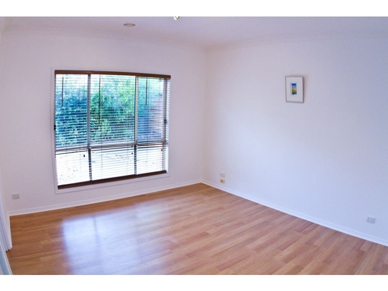 17 Perry Court, Roxburgh Park VIC 3064