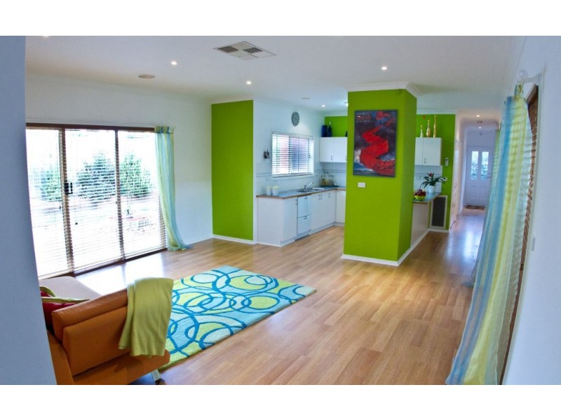 17 Perry Court, Roxburgh Park VIC 3064