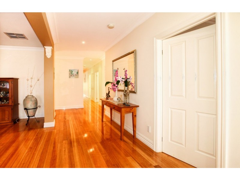 5 Ballymena Street, Greenvale VIC 3059