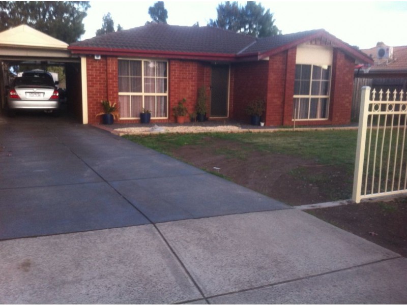 38 Pinnock Avenue, Roxburgh Park VIC 3064