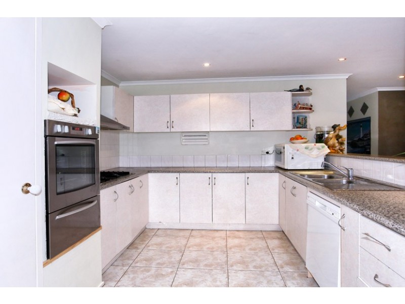 1 Nixon Court, Roxburgh Park VIC 3064