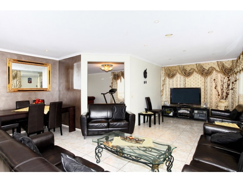 1 Nixon Court, Roxburgh Park VIC 3064