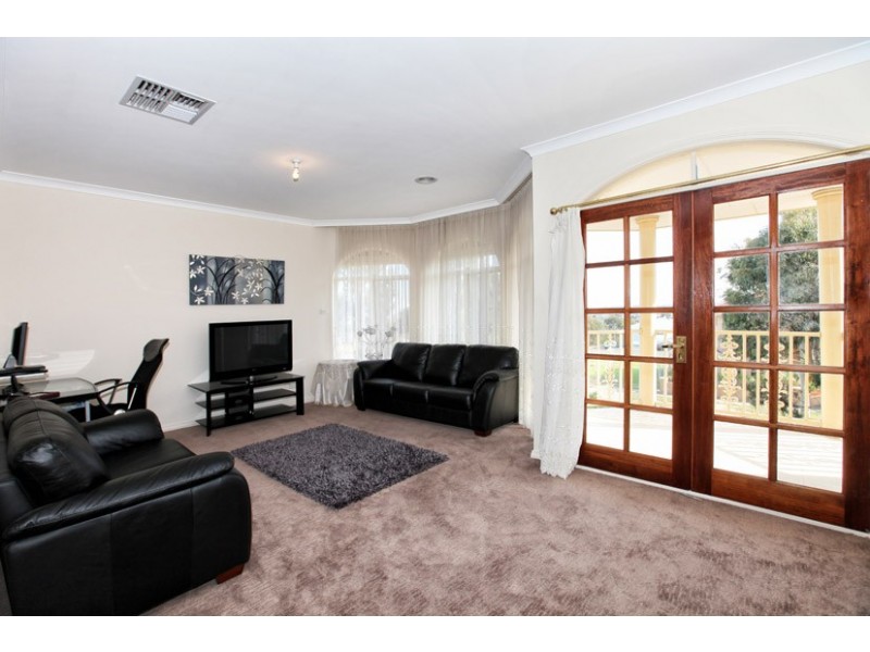 129 McPherson Boulevard, Roxburgh Park VIC 3064
