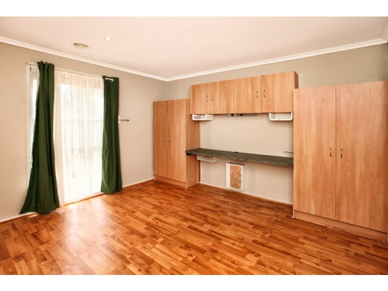 16 Perry Court, Roxburgh Park VIC 3064