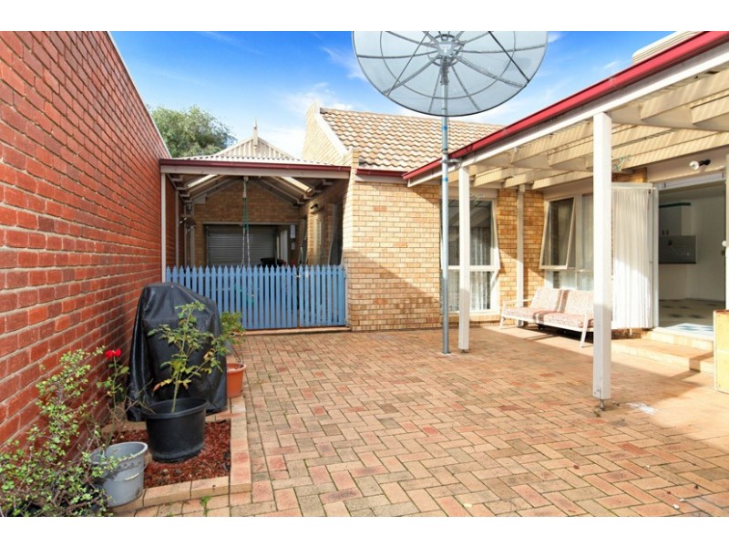 16 Perry Court, Roxburgh Park VIC 3064