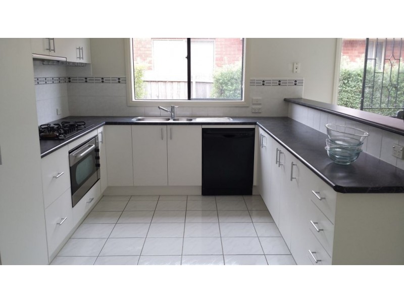 9 McGinness Avenue, Roxburgh Park VIC 3064
