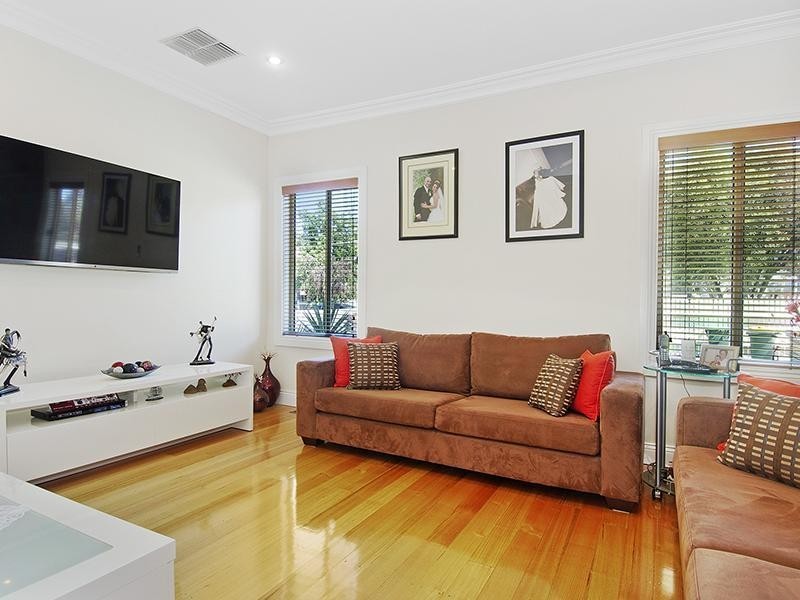 74 Paget Avenue, Glenroy VIC 3046