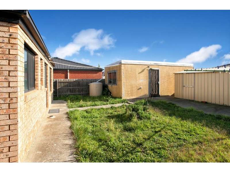 6 Turia Grove, Roxburgh Park VIC 3064