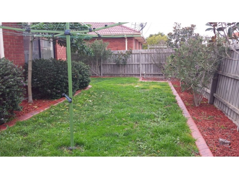 9 McGinness Avenue, Roxburgh Park VIC 3064