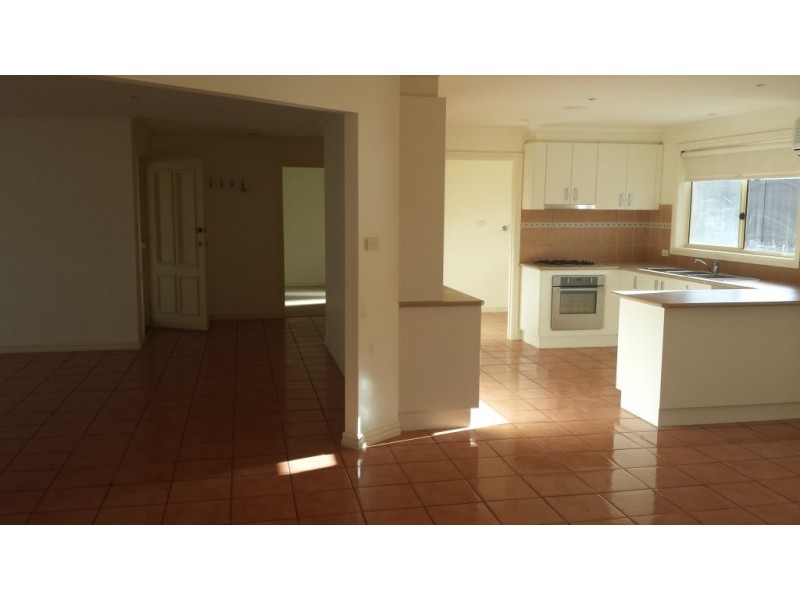 7 Collett Avenue, Roxburgh Park VIC 3064