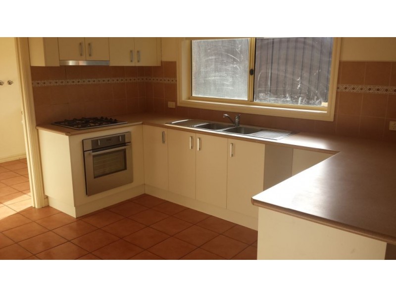 7 Collett Avenue, Roxburgh Park VIC 3064