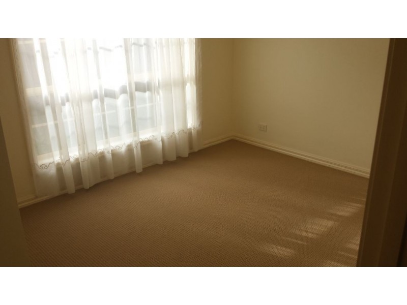 7 Collett Avenue, Roxburgh Park VIC 3064