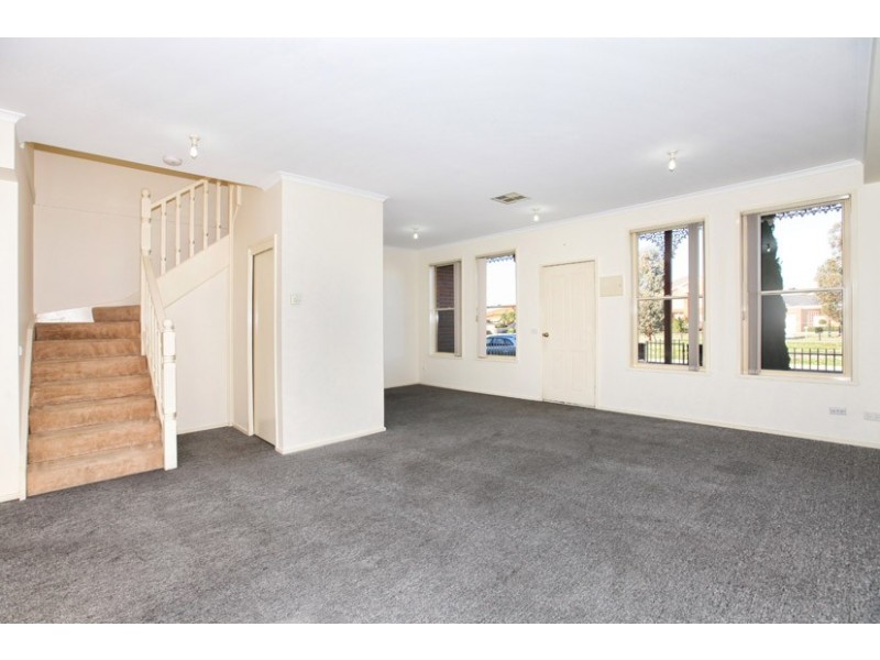 34 Athol Avenue, Roxburgh Park VIC 3064