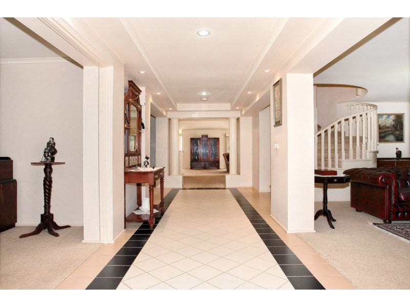 14 Rutherford Way, Roxburgh Park VIC 3064