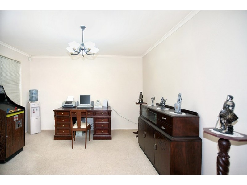 14 Rutherford Way, Roxburgh Park VIC 3064