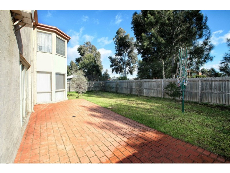 14 Rutherford Way, Roxburgh Park VIC 3064