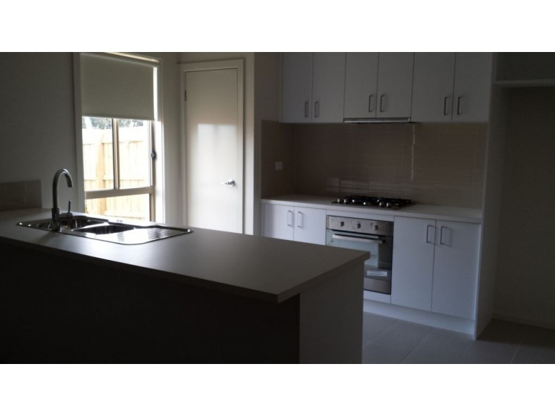 16 Cleeland Court, Roxburgh Park VIC 3064