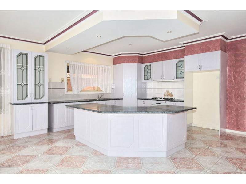 8 Madigan Court, Roxburgh Park VIC 3064