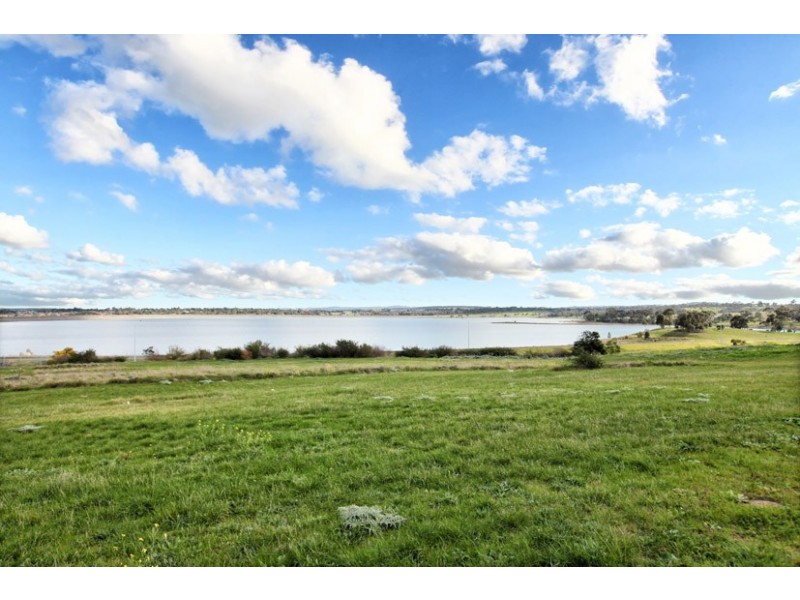 8 Madigan Court, Roxburgh Park VIC 3064