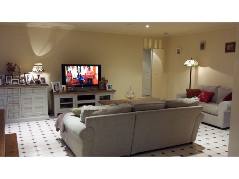 2 Orton Place, Roxburgh Park VIC 3064