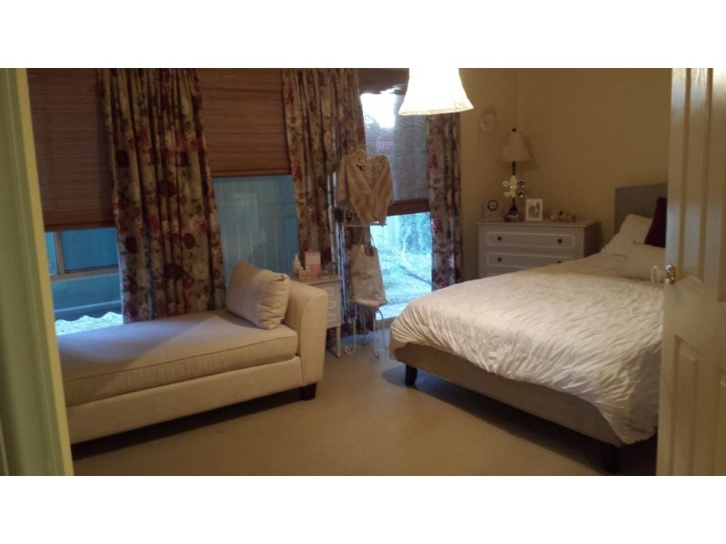 2 Orton Place, Roxburgh Park VIC 3064