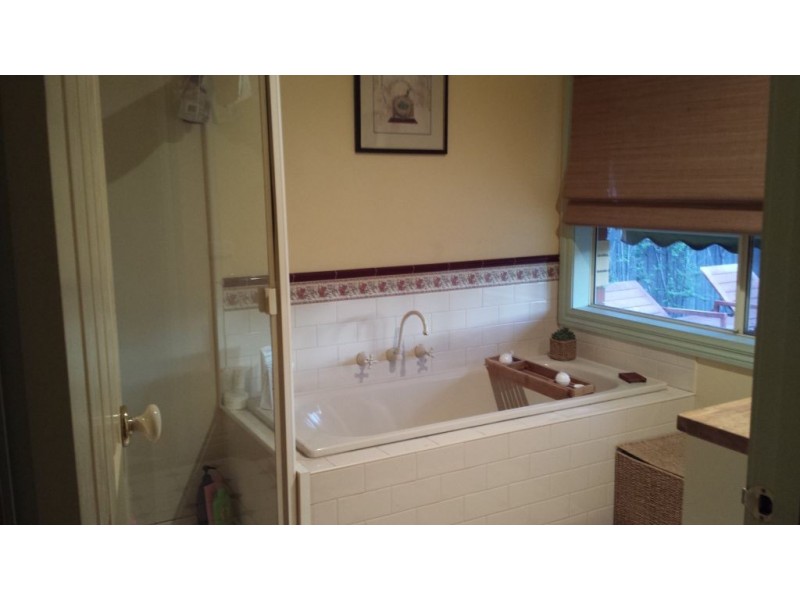 2 Orton Place, Roxburgh Park VIC 3064