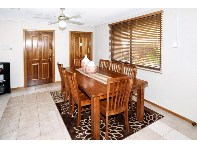 25 Darebin Court, Meadow Heights VIC 3048