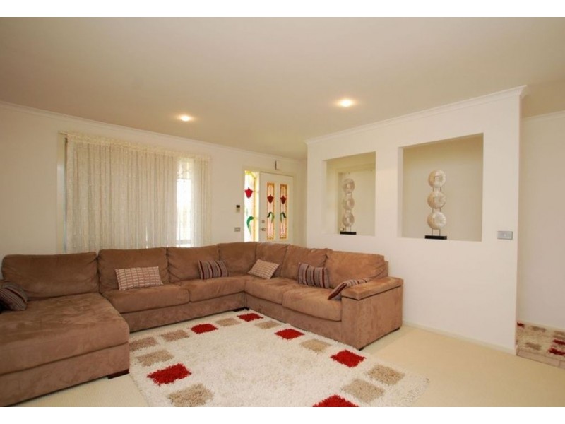 6 Tolson Court, Roxburgh Park VIC 3064