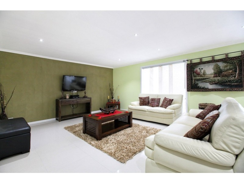 16 Wild Crescent, Roxburgh Park VIC 3064