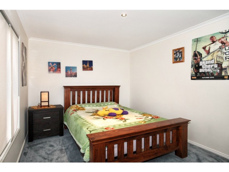 16 Wild Crescent, Roxburgh Park VIC 3064