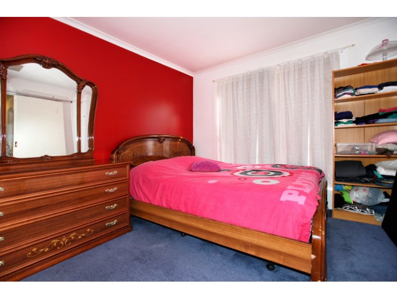 9 Connell Walk, Roxburgh Park VIC 3064