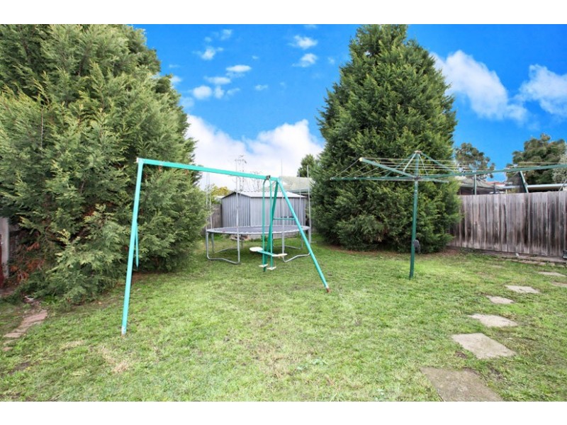 9 Connell Walk, Roxburgh Park VIC 3064