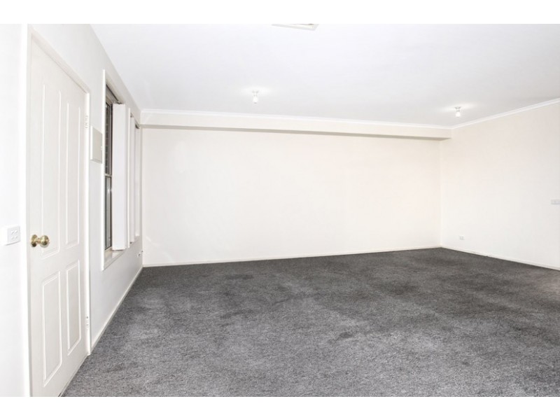 34 Athol Avenue, Roxburgh Park VIC 3064