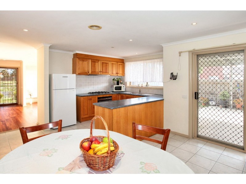 26 Murchison Drive, Roxburgh Park VIC 3064