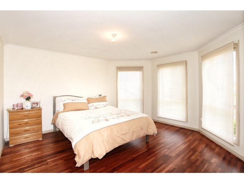 26 Murchison Drive, Roxburgh Park VIC 3064