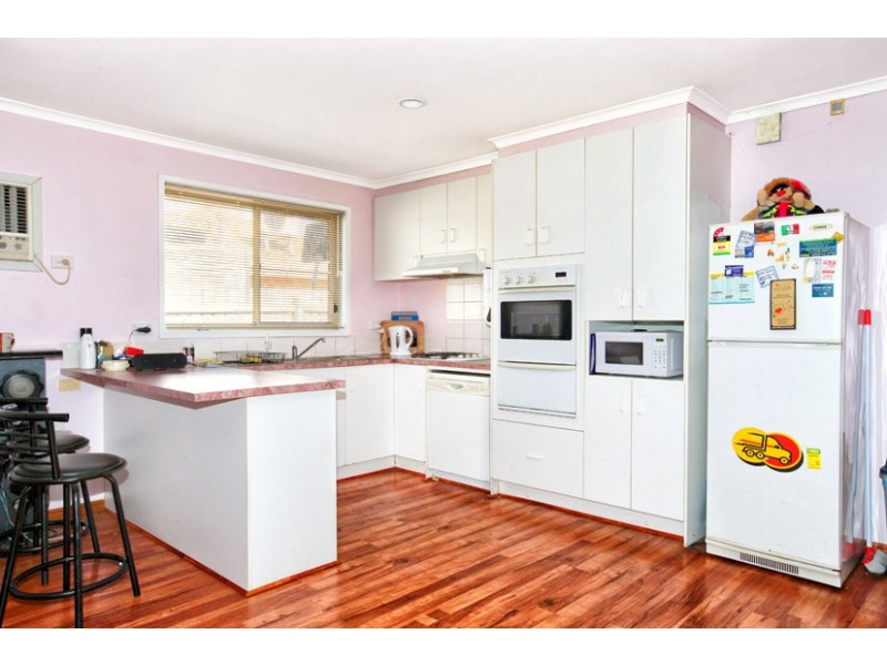 38 Pinnock Avenue, Roxburgh Park VIC 3064