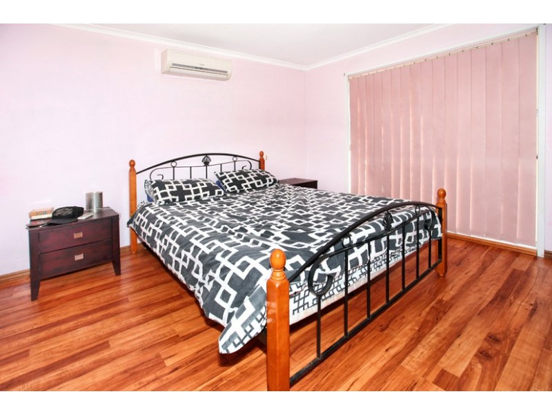 38 Pinnock Avenue, Roxburgh Park VIC 3064